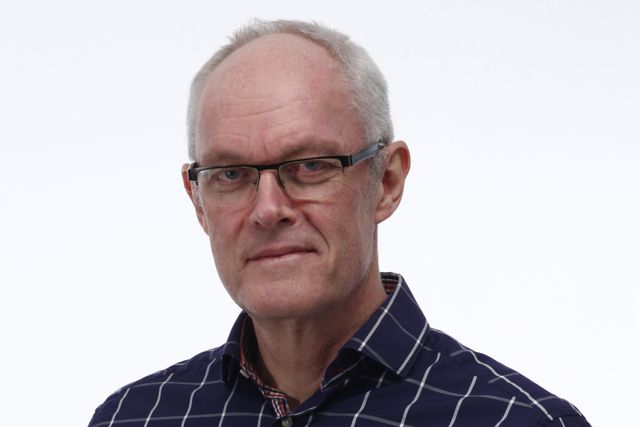 Idor Svensson är psykologiprofessor vid Linnéuniversitetet och forskar om läs- och skrivsvårigheter. 