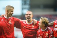 Douglas Bergqvist (mitten) är tillbaka i Kalmar FF. Arkivbild.