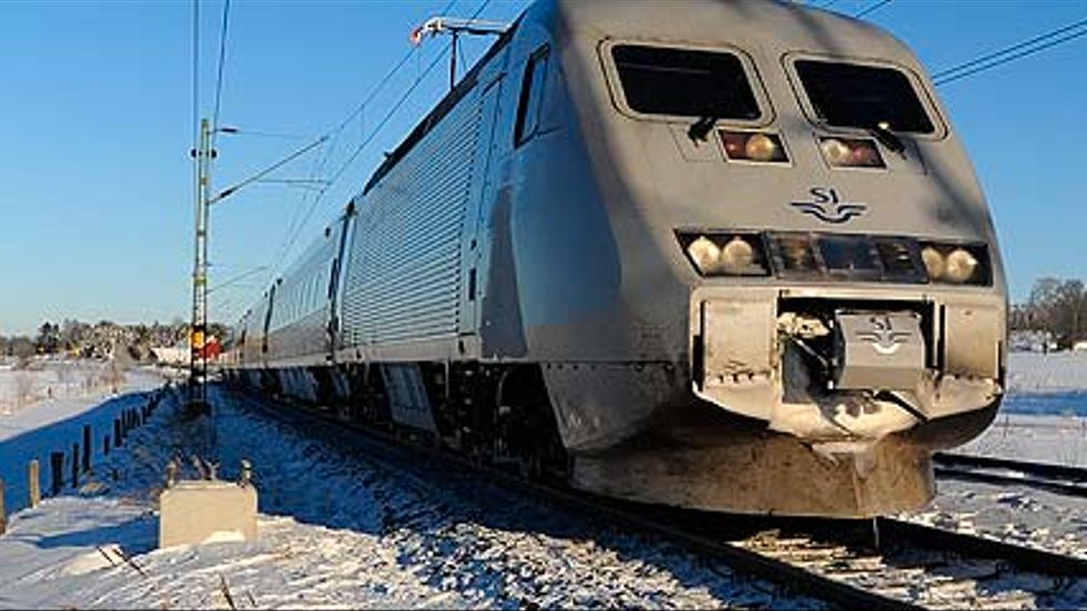 Vid 9-tiden i morse gick ett X2000-tåg sönder nära Tranås och passagerarna var tvungna att evakueras. Tåget körde på sträckan Stockholm-Malmö och all trafik stoppades i båda riktningarna medan tåget evakuerades.