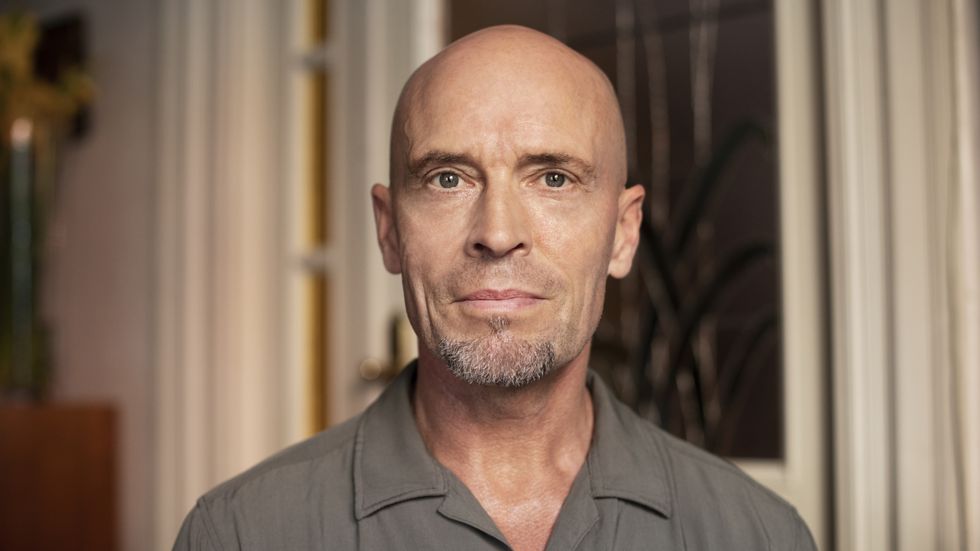 Ulf Eriksson är poet, essäist och kritiker. Hans senaste diktsamling, ”Skalornas förråd” (2018), nominerades till Augustpriset i kategorin skönlitteratur.
