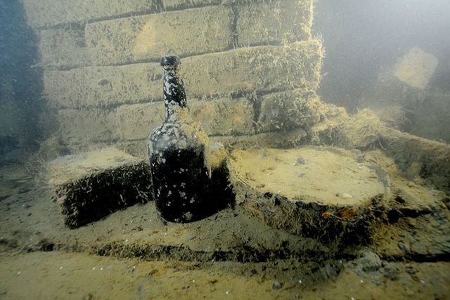 Ett av världens äldsta öl hittades i ett skeppsvrak utanför åländska Föglö 2010.
