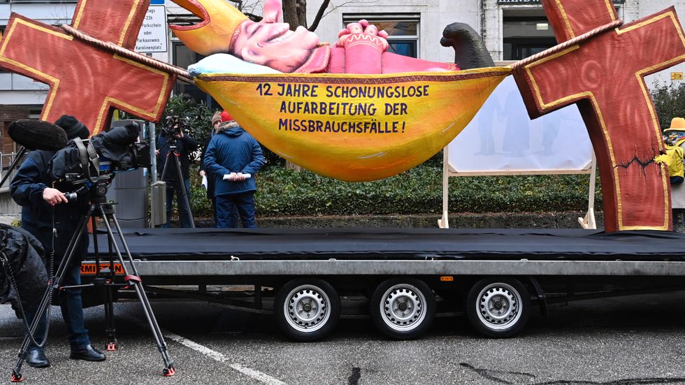 En allians av olika organisationer protesterar i München, samtidigt som den senaste rapporten om övergrepp i katolska kyrkan i Tyskland släpps den 20 januari.