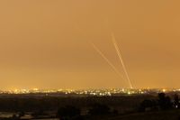 Beslutet att attackera norra Gaza togs efter att Hamas avfyrat långdistansraketer av typen J-80 mot Tel Aviv och Jerusalem.