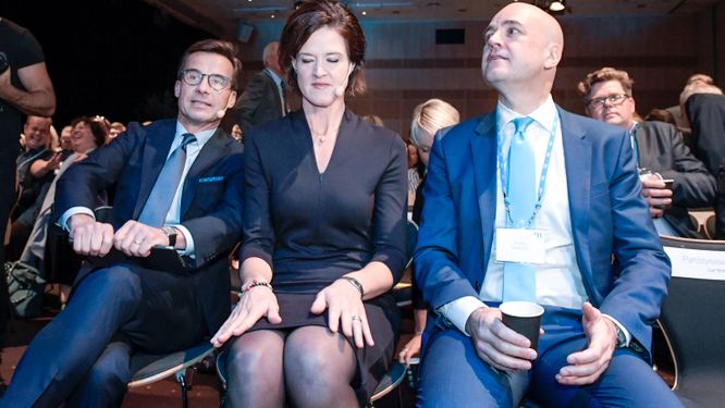 Ulf Kristersson, Anna Kinberg Batra och Fredrik Reinfeldt under Moderaternas extrastämma i oktober 2017.