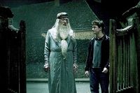 Michael Gambon som Dumbledore and Daniel Radcliffe som Harry Potter i Harry Potter och halvblodsprinsen.