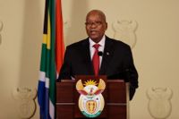 Sydafrikas president Jacob Zuma lämnar sitt avgångsbesked i regeringsbyggnaden i Pretoria..