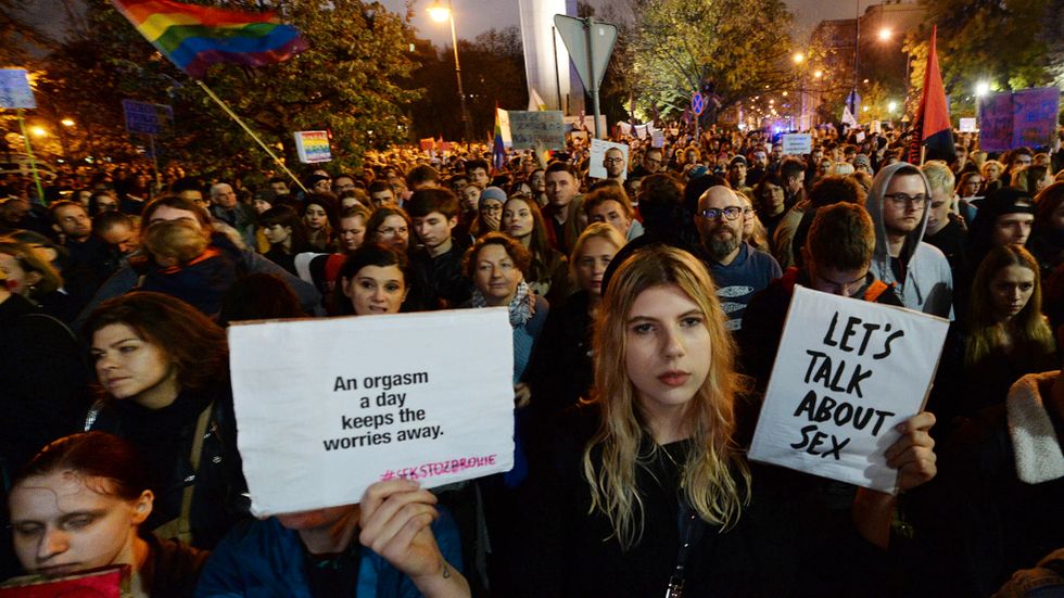 Demonstration i Warszawa mot det nya lagförslaget.