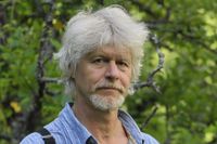 Lars Andersson (född 1954) har tilldelats bland annat Selma Lagerlöf-priset och Samfundet De Nios stora pris. Hans roman ”Berget” blev 2002 nominerad till Augustpriset.