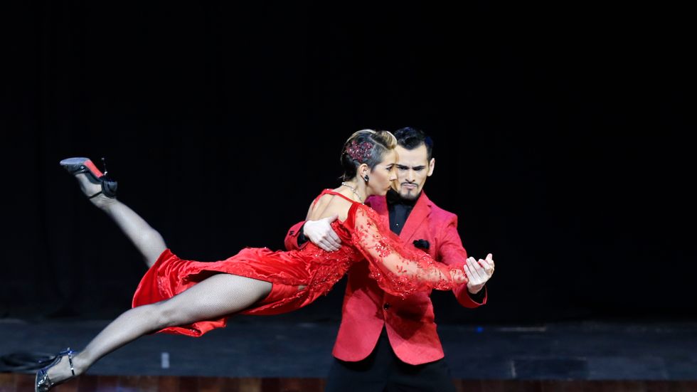 Det argentinska dansparet Juan Segui och Maira Sanchez vid fjolårets världsmästerskap i tango i Buenos Aires i Argentina.