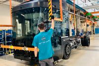 I mitten av april började serietillverkningen av Volta Trucks elektriska lastbilar hos Steyr Automotive i Österrike. Till sommaren kommer lastbilarna ut på svenska vägar.
