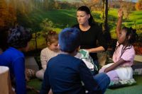  Förskollärare Ulrika Johansson har språkutvecklande arbete med femåringar på förskolan Ametisten som ska ge en extra språkdusch inför kommande skolstart.
