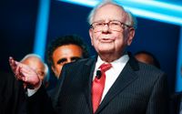 Warren Buffett fyller 92 i augusti, men leder fortsatt sitt Berkeshire Hathaway.