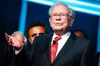 Warren Buffett fyller 92 i augusti, men leder fortsatt sitt Berkeshire Hathaway.
