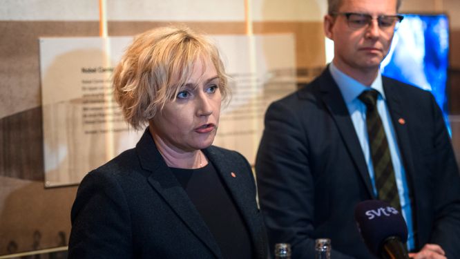 Helene Hellmark Knutsson (S), minister för högre utbildning och forskning samt närings- och innovationsminister Mikael Damberg (S).