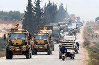 Turkiska militärfordon i östra Idlib den 28 februari.