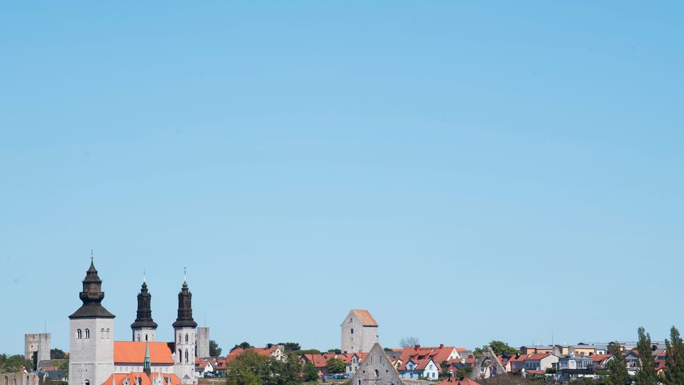 Ett barn utsatte Region Gotland för överbelastningsattacker i flera veckors tid. Bild över Visby från juni 2020.