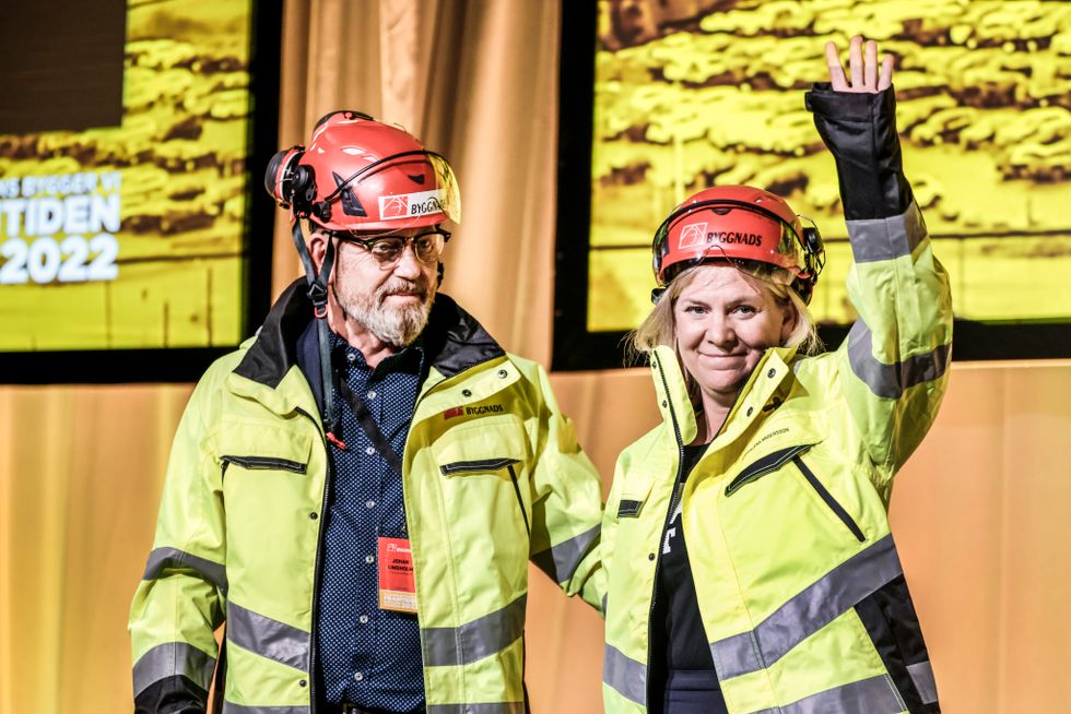 Magdalena Andersson med Byggnads ordförande Johan Lindholm.