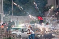 Kairo 2013-07-27
Fyrverkerier smäller av nära en polisstation i Kairo.