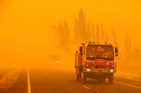En gräsbrand i Bumbalong, söder om Australiens huvudstad Canberra, i början av februari.