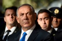  Israels premiärminister Benjamin Netanyahu har alltid varit kontroversiell. Nu hotas han av flera åtal för korruption. 