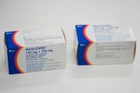 Läkemedlet Paxlovid från Pfizer är en coronamedicin som nu blir tillgänglig på apoteket.