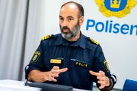 Många av de som kom 2015 och fått avslag har gått under jord och polisen hittar långtifrån alla. Patrik Engström är chef för gränspolisen vid Noa.