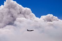Omfattande och kraftiga oväder kan påverka flygsäkerheten framöver.