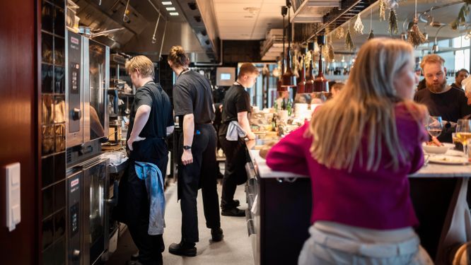 Med en ägare som Svenska Brasserier borde Café Klotet servera bättre mat.