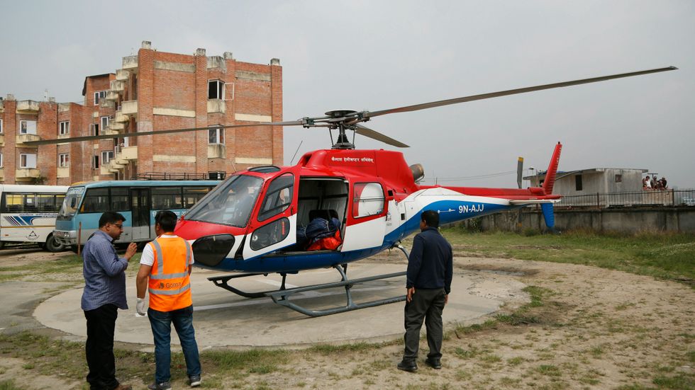 Tre personer har dödats i en olycka på Lukla flygplats i Nepal.