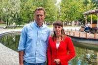 Aleksej Navalnyj, sida vid sida med Ksenija Fadejeva som hoppas få en plats i stadsfullmäktige i Tomsk. Bilden togs bara någon dag innan Navalnyj blev förgiftad i augusti.
