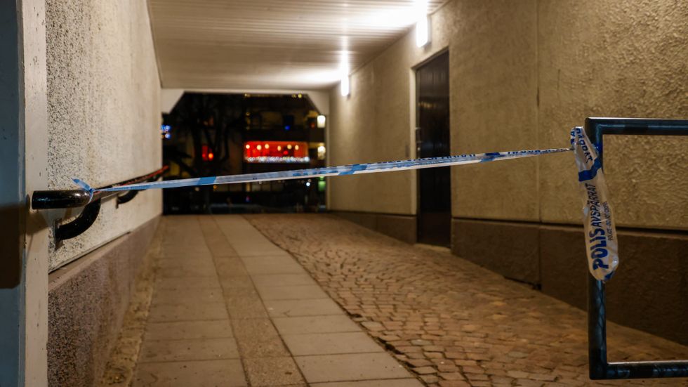 Redan på tisdagskvällen inträffade en explosion i ett trapphus Enskededalen i södra Stockholm.
