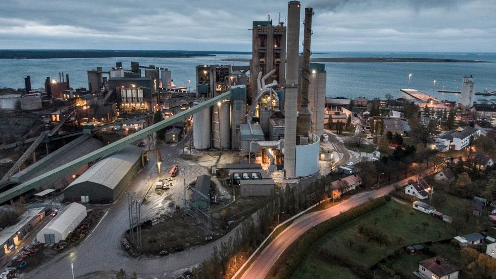Senast år 2030 ska Cementas fabrik i Slite på Gotland sluta släppa ut koldioxid. Bolaget investerar 10 miljarder kronor för att ställa om fabriken.