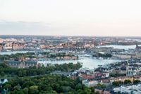 Flygbild över Stockholm. Östermalm med Skeppsholmen, Gamla stan och Södermalm i bakgrunden.