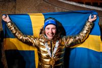 Hanna Öberg hyllas av den första kvinnliga guldmedaljören Eva Korpela.