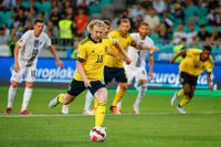 Emil Forsberg slår in straffen som gav Sverige 1–0 mot Slovenien i Nations League-premiären.