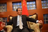 Kinas ambassadör Gui Congyou har hotat Sverige med konsekvenser.