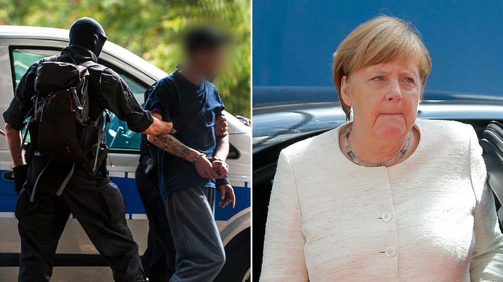 Sex medlemmar i Revolution Chemnitz greps i höstas i tyska Karlsruhe. Terrorgruppen ska ha planerat att störta Angela Merkels regering.
