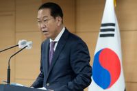 Återföreningsminister Kwon Young-se vid torsdagens pressträff.