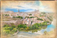 Bastanta fästningen Alacazar höjer sig och vakar över Toledos stadskärna och floden Tajo. 