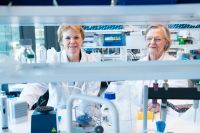 Två av Sveriges främsta diabetes­forskare: Harriet Wallberg och Kerstin Brismar.