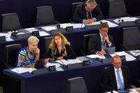 Cecilia Wikström, andra till vänster i EU-parlamentet i Strasbourg, får nu kritik för sin hållning i frågan om upphovsrätten där ny reglering är på gång i EU. 