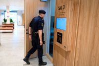 Eskilstuna tingsrätt håller häktningsförhandlingar i ärendet under långfredagen.