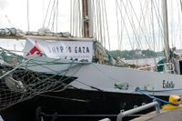 Aktivistflottan Ship to Gaza:s segelfartyg Estelle, förtöjt vid Stadsgårdskajen i Stockholm.