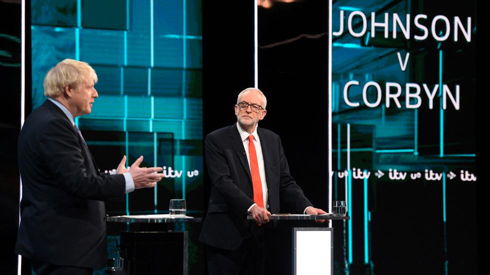Boris Johnson och Jeremy Corbyn i tisdagens partiledardebatt inför valet i december. 