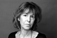 Louise Glück har skrivit tolv diktsamlingar. Nu  presenteras hon för första gången på svenska med ”Averno”, beskriven som hennes mästerverk.
