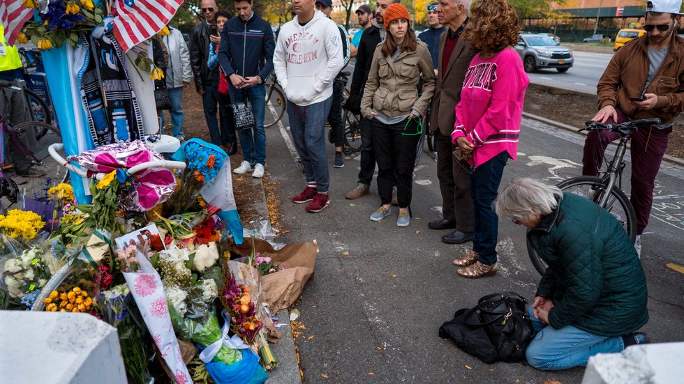 Människor hedrade offren för terrorattacken på södra Manhattan. Arkivbild.