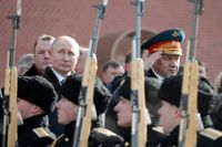 President Vladimir Putin och försvarsminister Sergej Shoigu.
