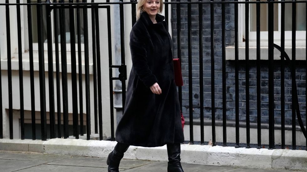 Storbritanniens utrikesminister Liz Truss utanför Downing Street i London. Arkivbild.