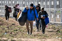 Migranter rör sig mot gränsen till Turkiets nordvästra gräns i hopp om att nå Grekland. 