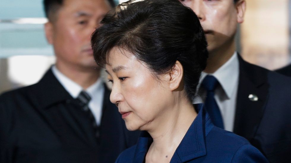 Park Geun-Hye anklagas för korruption och maktmissbruk och är den första demokratiskt valda ledare i landets historia som tvingats från presidentposten. Arkivbild.